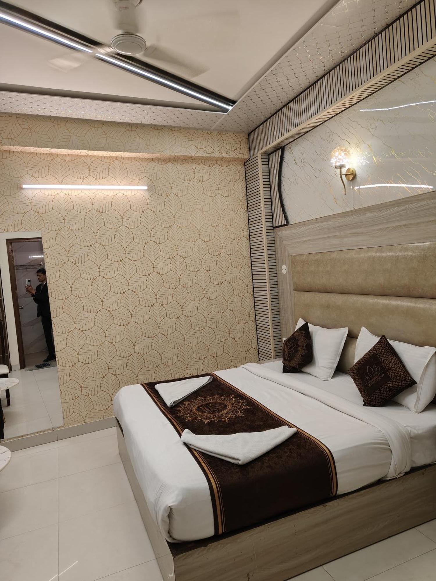 Hotel Smart Plaza New Delhi Exterior photo